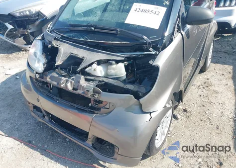 2013 Smart Fortwo Passion/Pure z USA, uszkodzony, nr VIN WMEEJ3BA2DK697614